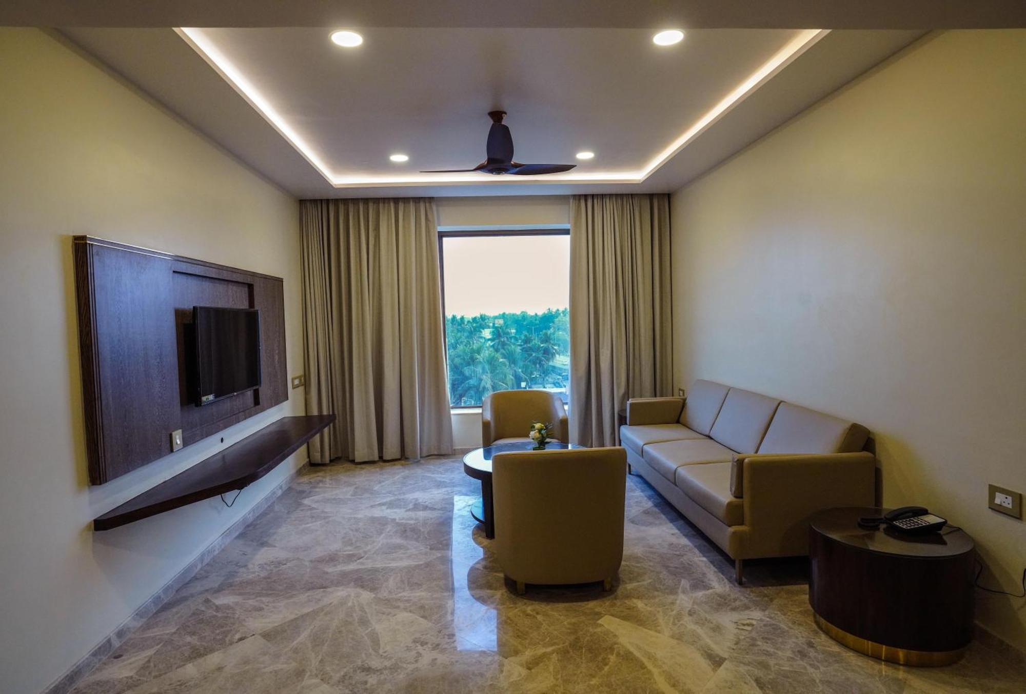 Uva Manish Hotel Kundapur Exterior photo