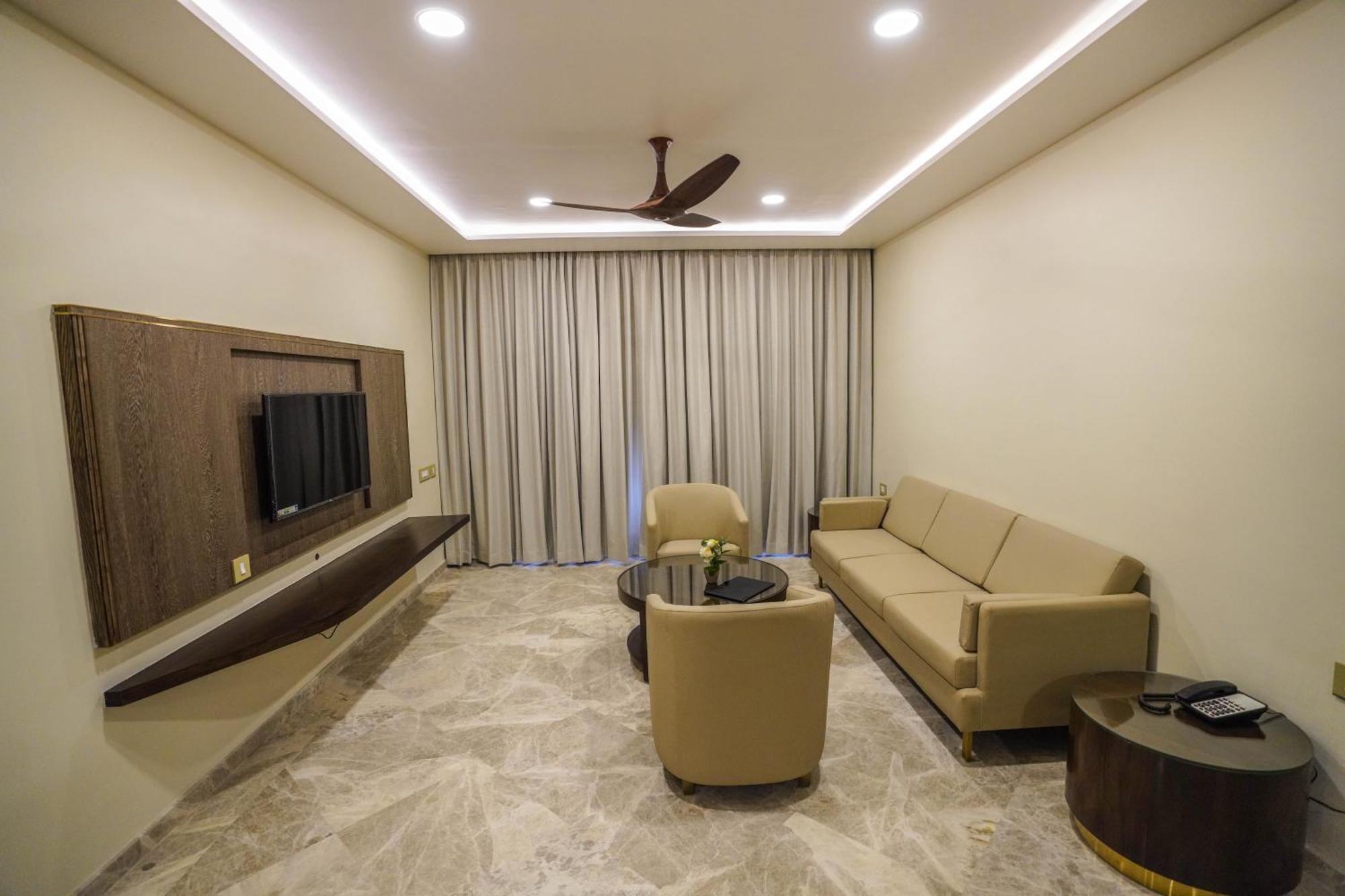 Uva Manish Hotel Kundapur Exterior photo